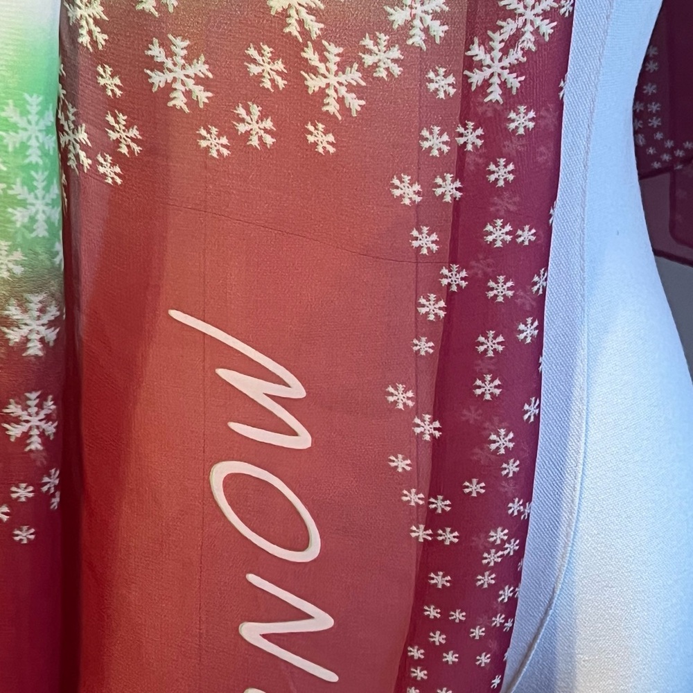 Snowflake Gradient Scarf - Picture 13 of 16